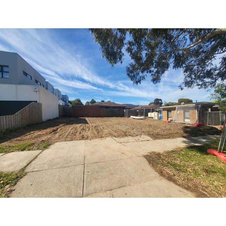 2/11 Luton Court, Rowville - Image 1