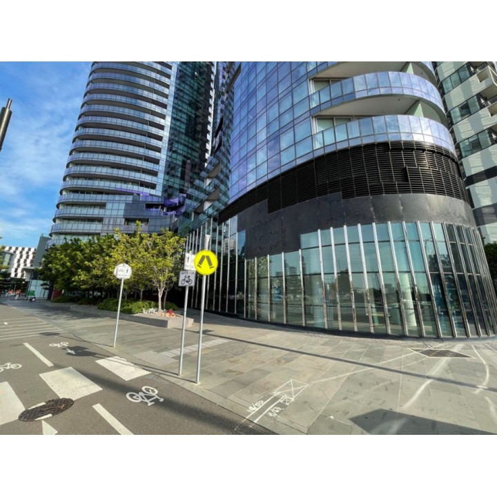 1509/241 Harbour Esplanade, Docklands - Thumbnail 2