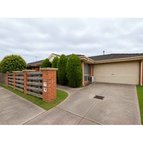 Rare Single-Level Standalone House in Glen Waverley