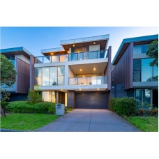 A Landmark Residence in Kew’s Most Coveted School Catchment